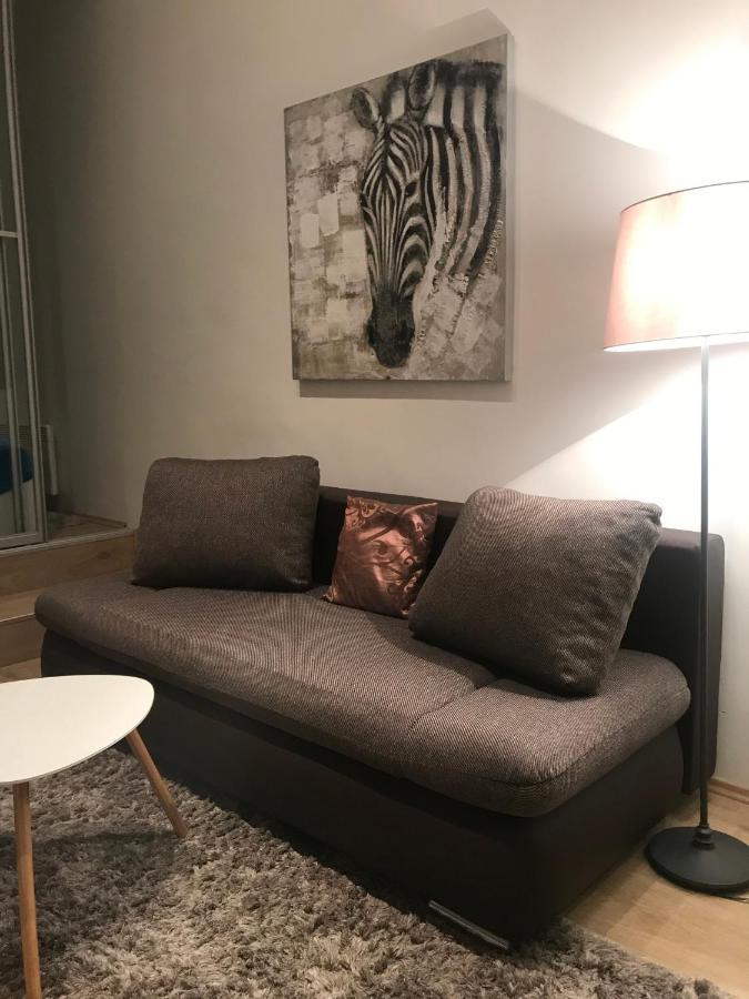 Cozy And Quiet Near The Parliament Apartman